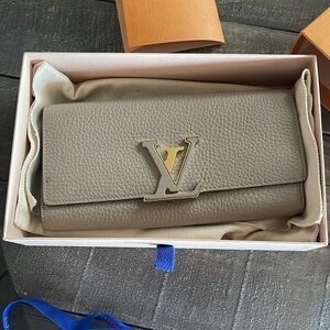 Louis Vuitton Capucines Wallet